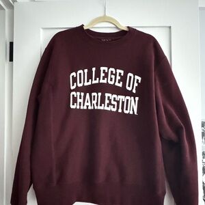 College of Charleston crew neck
Perfect condition